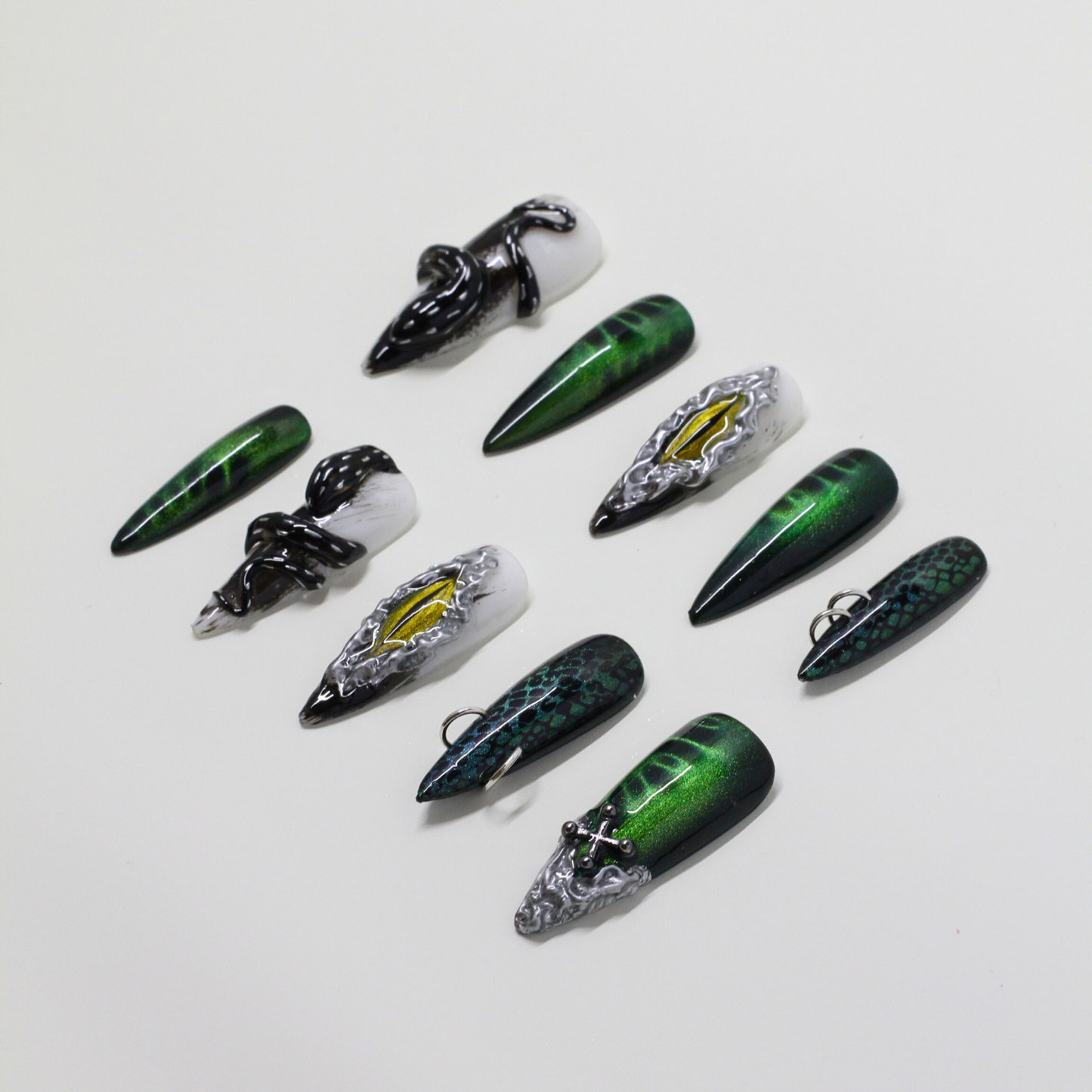 [Limited] Emerald Fang